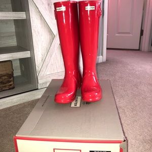 Women’s size 9 hunter boots brand new